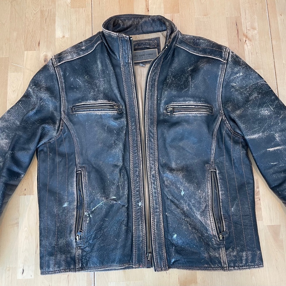 Men’s Large distressed motorcycle, bomber style leather jacket, Andrew Marc